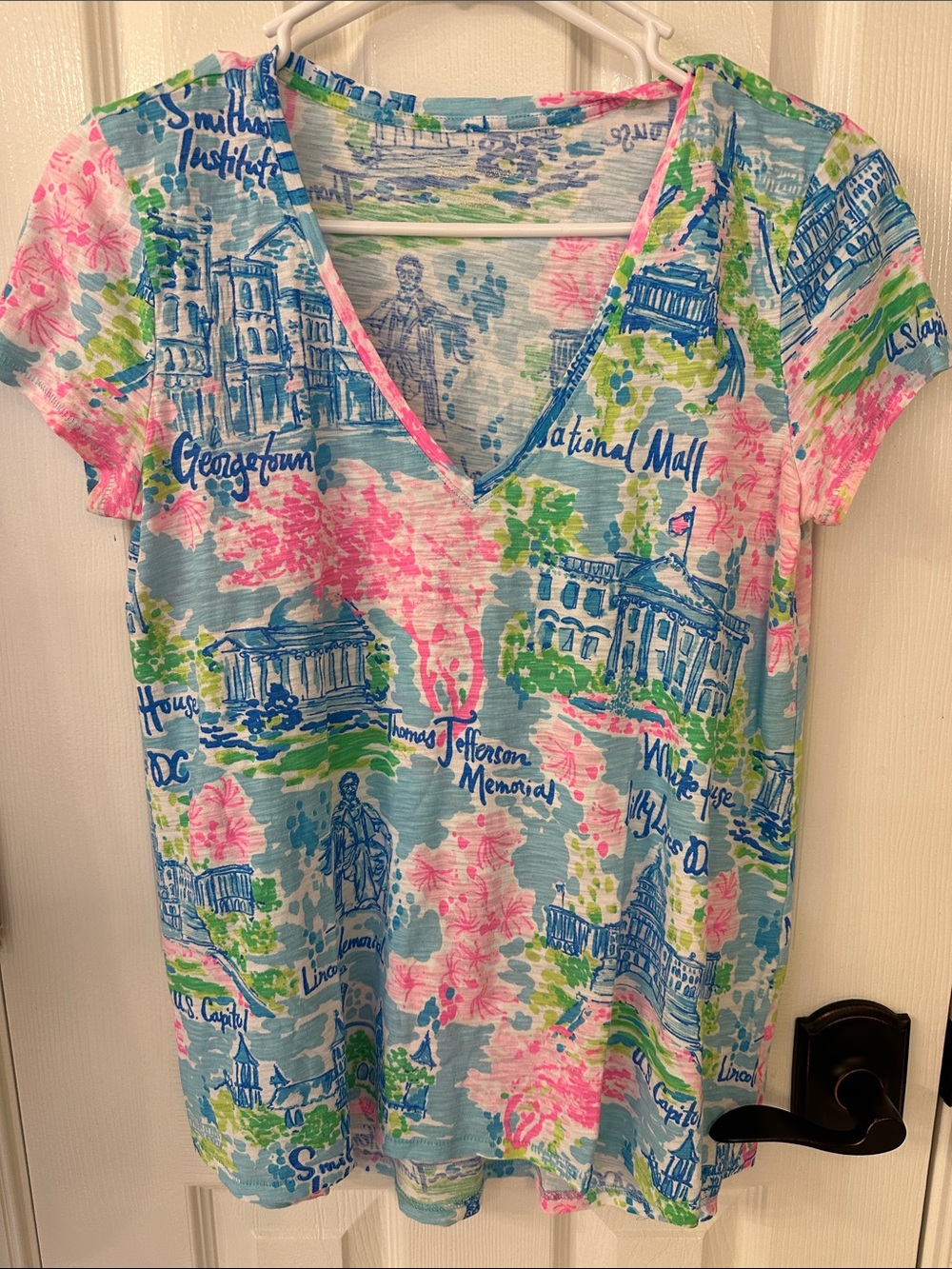Lilly Pulitzer Scenic V‑neck D.C. Landmarks